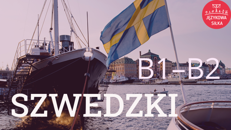 Statki w porcie stoją jeden za drugim. Na kutrze pierwszego zatknięto flagę Szwecji. Napis: Szwedzki B1-B2.