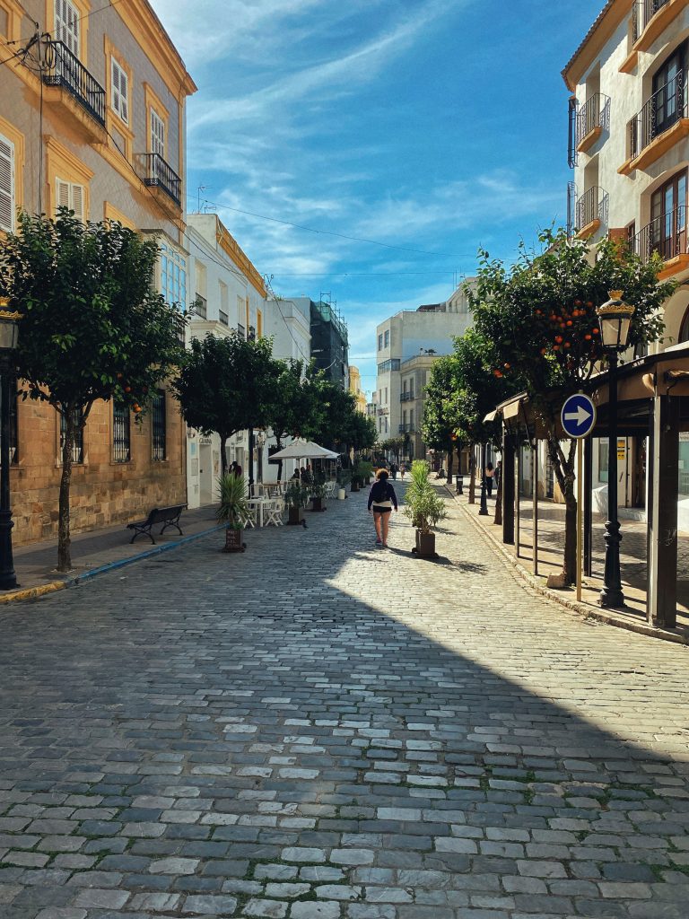 Idealne miejsce na spacer (pogoda w sam raz na krótkie spodenki i koszulkę... w środku lutego) | Tarifa, Andaluzja 📌